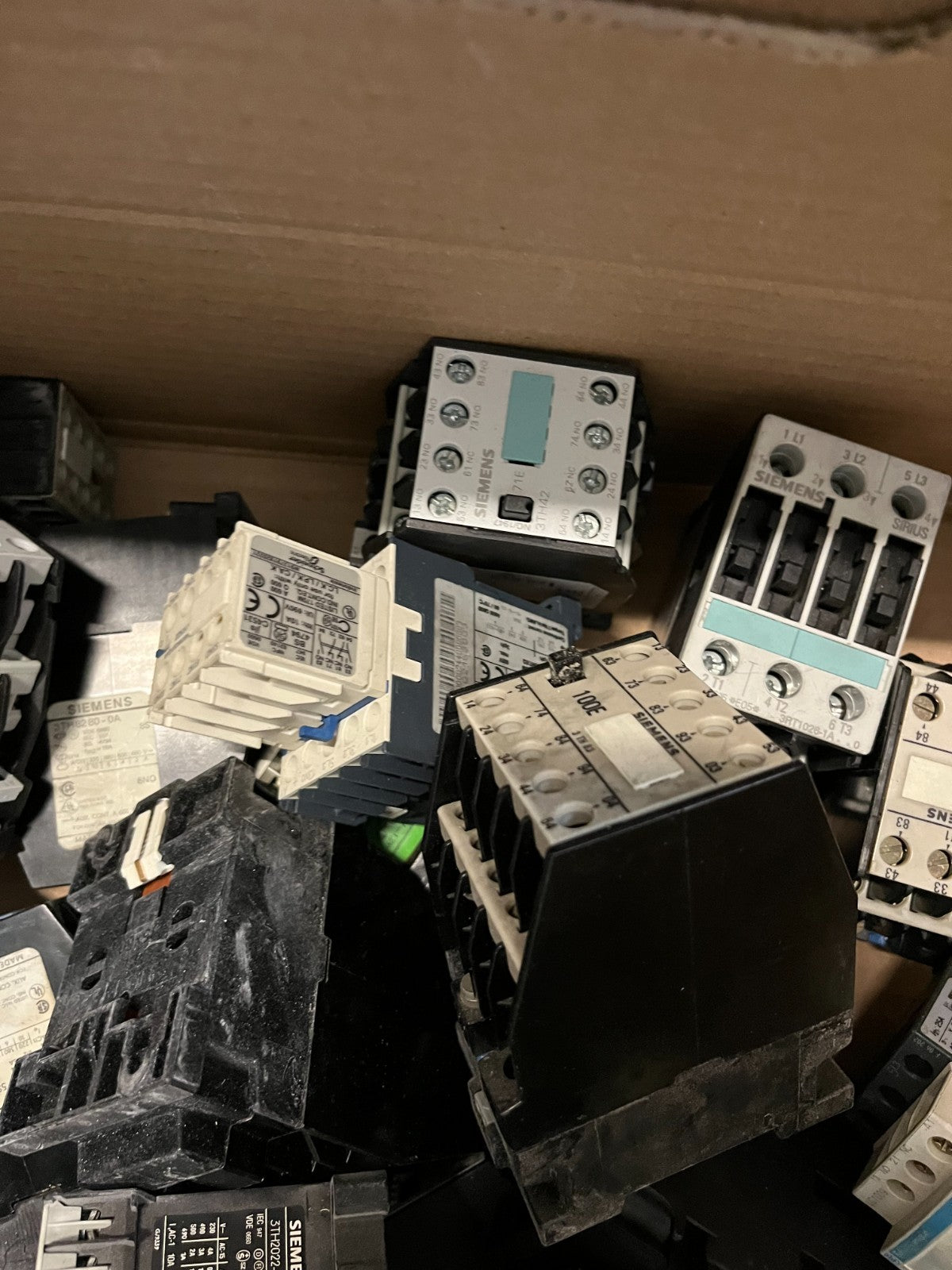 Siemens 3TH / 3TF Contactor Relay Huge Lot Mixed 24V DC AC Used Bundle Spares