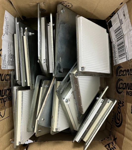 Bundle of 20 Industrial Retro-Reflector Plates 10x10 cm Mounting Brackets Spares