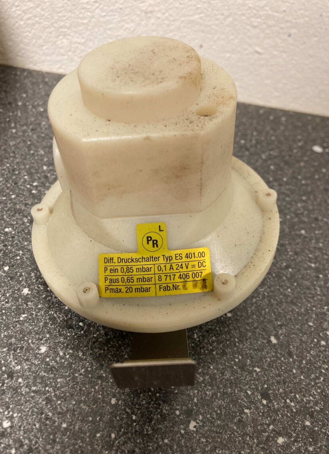 Bosch Junkers PN: 87174060900 PG42 Gas Boiler Pressure Differential Switch NOS
