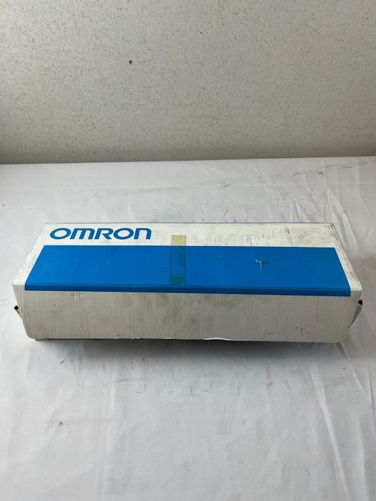 Omron PYF08A-E Relay Socket 8 Pin DIN Rail 40+ pcs New Bulk Bundle Spare Units
