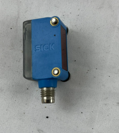 SICK GL6-P2111 Photoelectric Sensor GL6 Series 10–30V DC M12 Reflex NEW