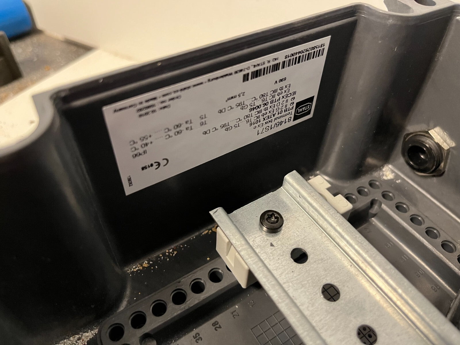 STAHL 8146/IS71 Explosion Proof Terminal Box - 960V - IP66 - Used, Working