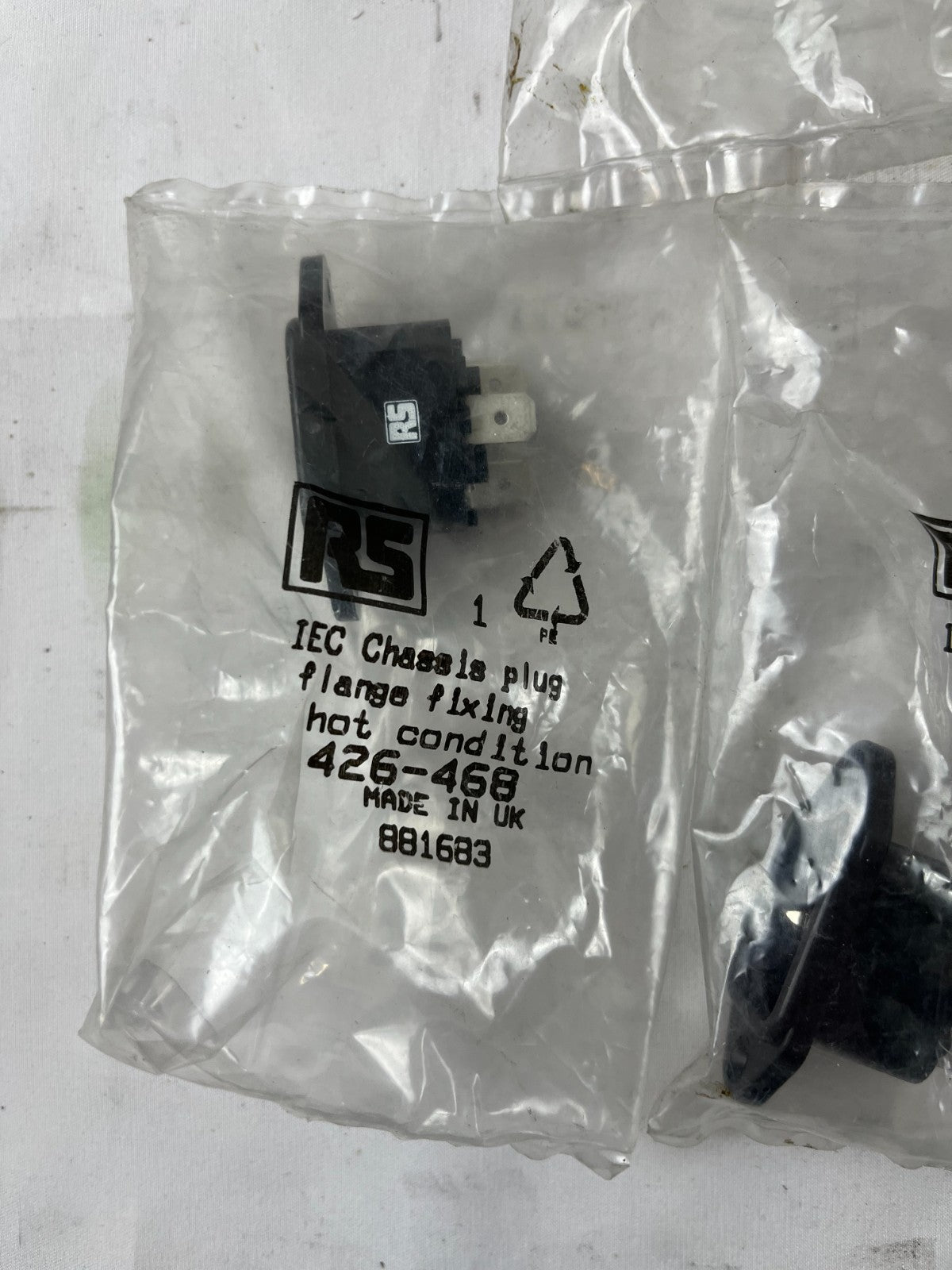 RS 426-468 IEC Chassis Plug Flange Panel Mount New 3pcs 881683 UK Spares