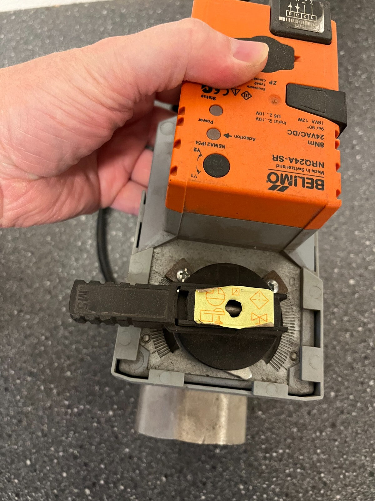 Belimo NRQ24A-SR Rotary Actuator with Valve 24VAC/DC 8Nm Modulating Damper
