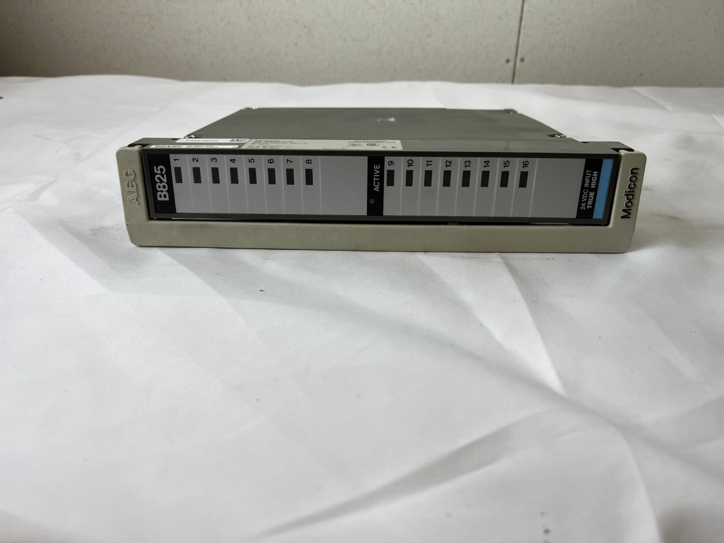 Modicon AS-B825-016 800 I/O 24VDC True High Input Module PLC Schneider