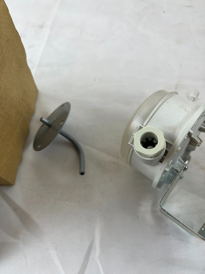 Huba Control 604.9510000 Differential Pressure Switch 1000-5000Pa New Spare
