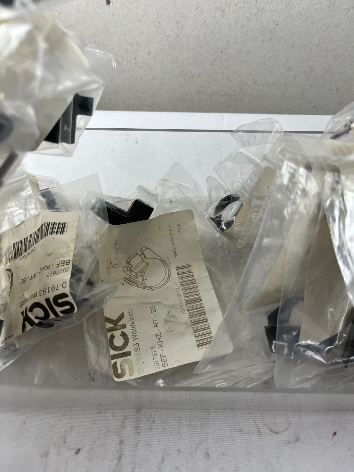 Sick BEF-KHZ-RT-32 Cylinder Sensor Mounting Brackets New Lot Spare Parts