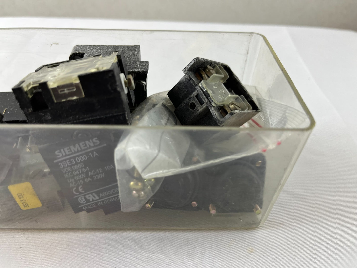 Siemens 3SE3 000-1A Limit Switch Bundle 500V 10A Mixed Lot, Used Spares