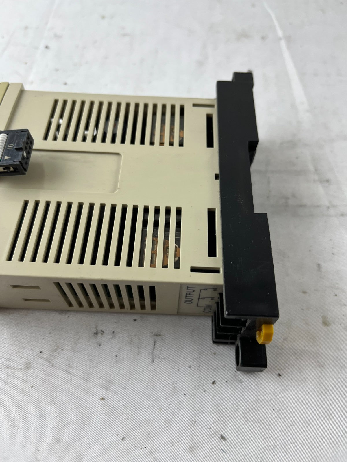 Omron 3G2A3-OC221 SYSMAC I/O Device Output Module 2A 250VAC Used Spare Part