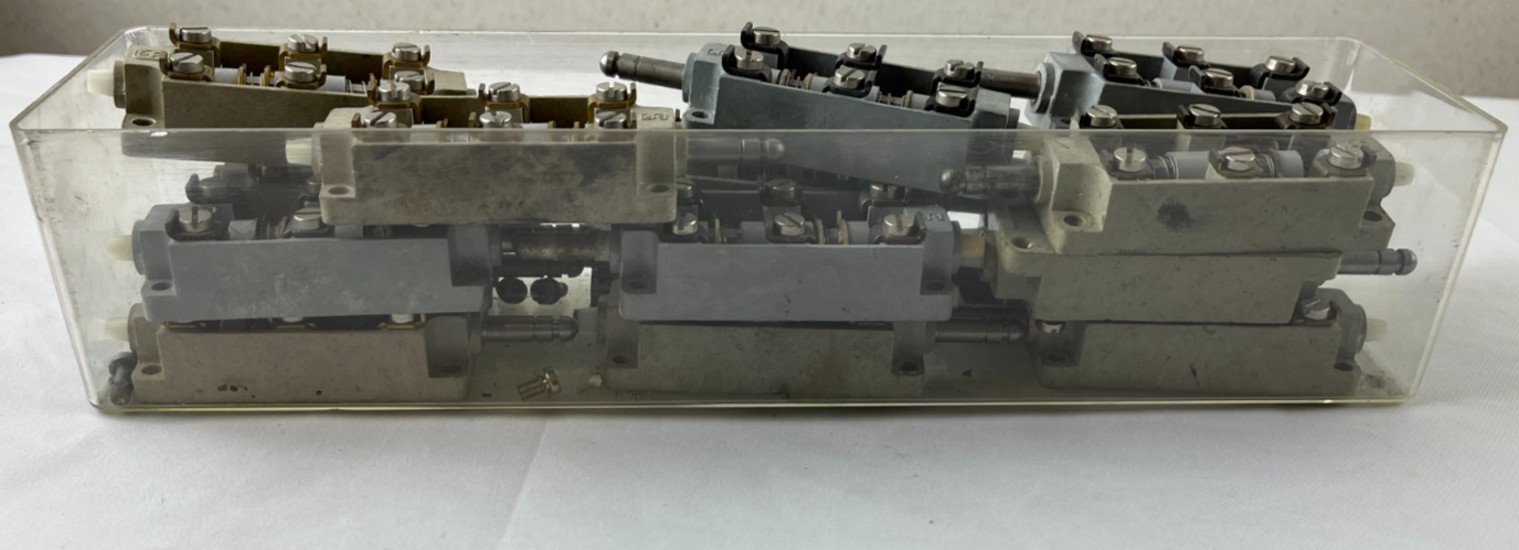 Pneumatic Valve Manifold Lot – Spring‑Plunger Valves, Mixed Types, Used Spares