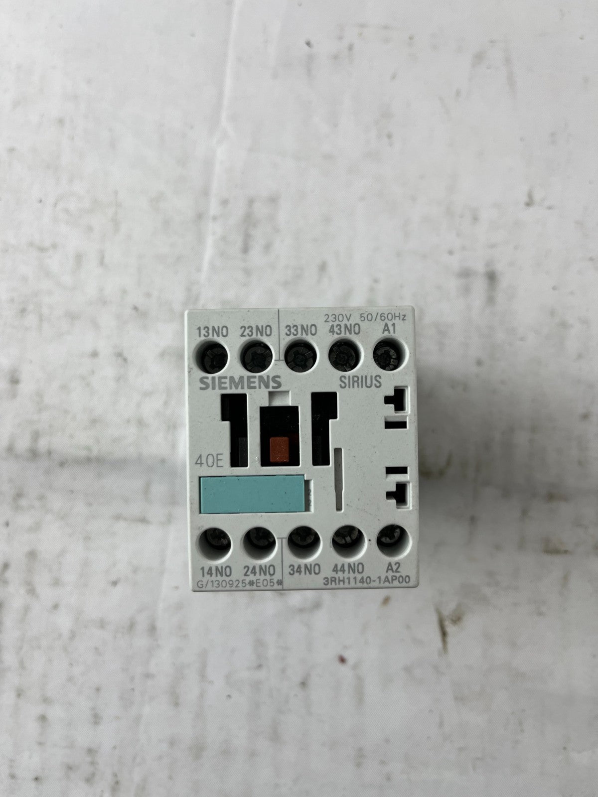 Siemens 3RH1140-1AP00 Auxiliary Contactor 4NO 230VAC Coil New No Box