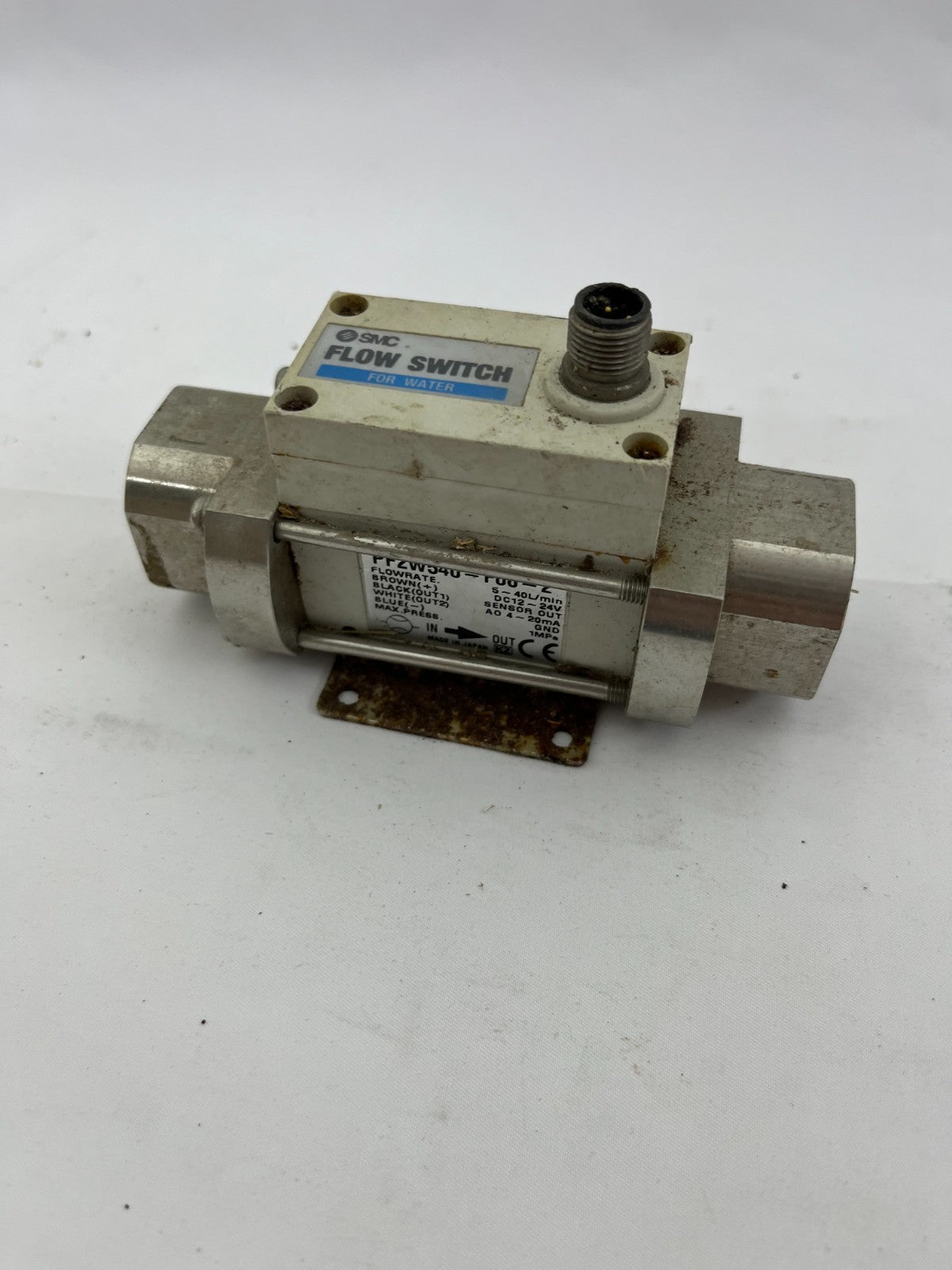 SMC PF2W540-F06-2 Flow Switch for Water 5–40L/min DC12–24V 1MPa Used Sensor