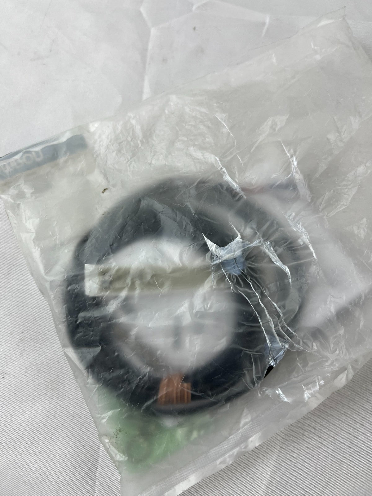 OMRON E2E-S05S12-WC-B2 Proximity Sensor NEW M5 1.2mm PNP NC 10-30VDC 2m Sealed