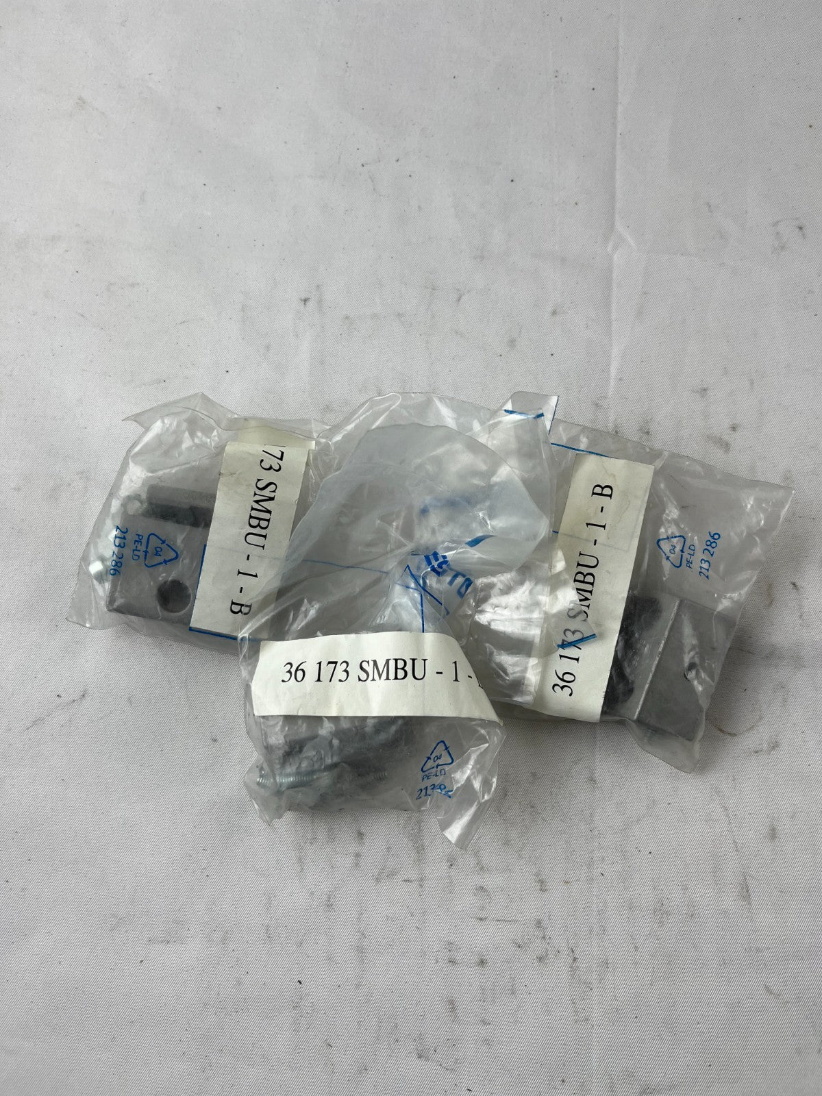 Festo SMBU-1-B 36173 Sensor Mounting Kit Size 1 – Lot of 3 New Spare Parts