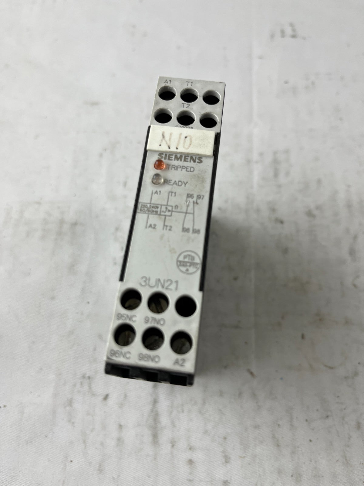 Siemens 3UN2100-0AN7 Thermistor Motor Protection Relay 220-240V Used Spare Unit