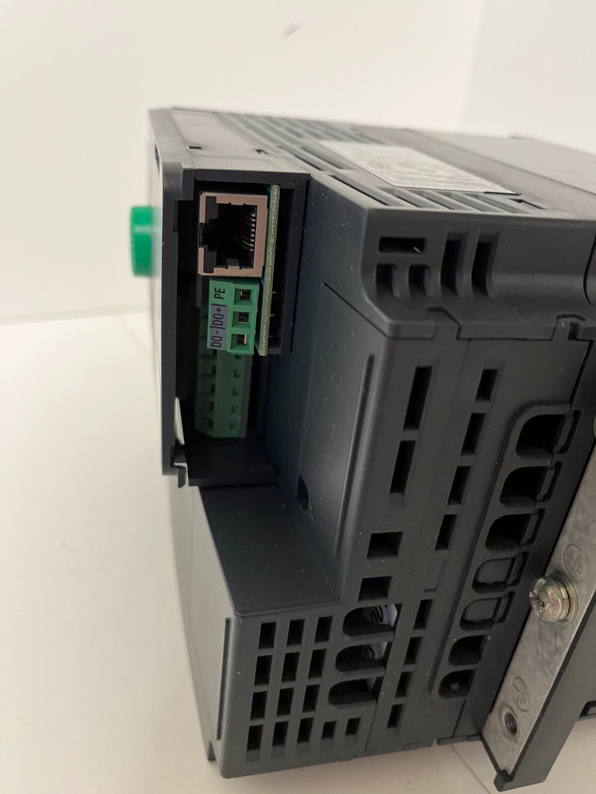 Schneider Electric Altivar 320 ATV320U40N4C VFD 4kW 5HP 380-480V Hardly Used