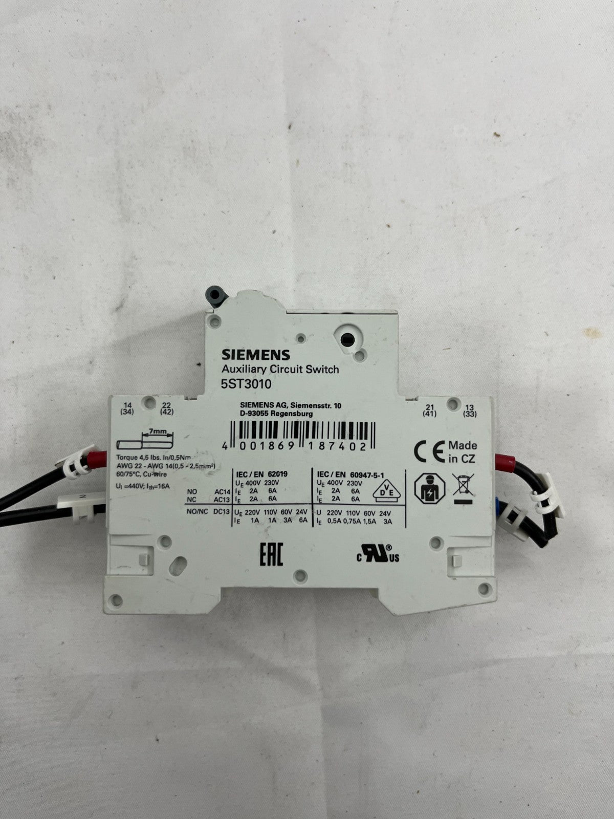 Siemens 5SY4104-7 MCB C4 230/400V + 5ST3010 Auxiliary Switch, 4A 1-Pole, Used