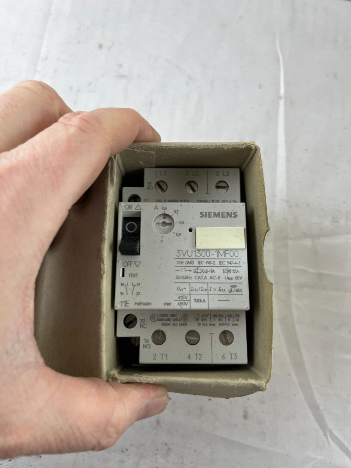 Siemens 3VU1300‑1MF00 Motor Protection Circuit Breaker 0.6–1A 3‑Pole 1NO+1NC New