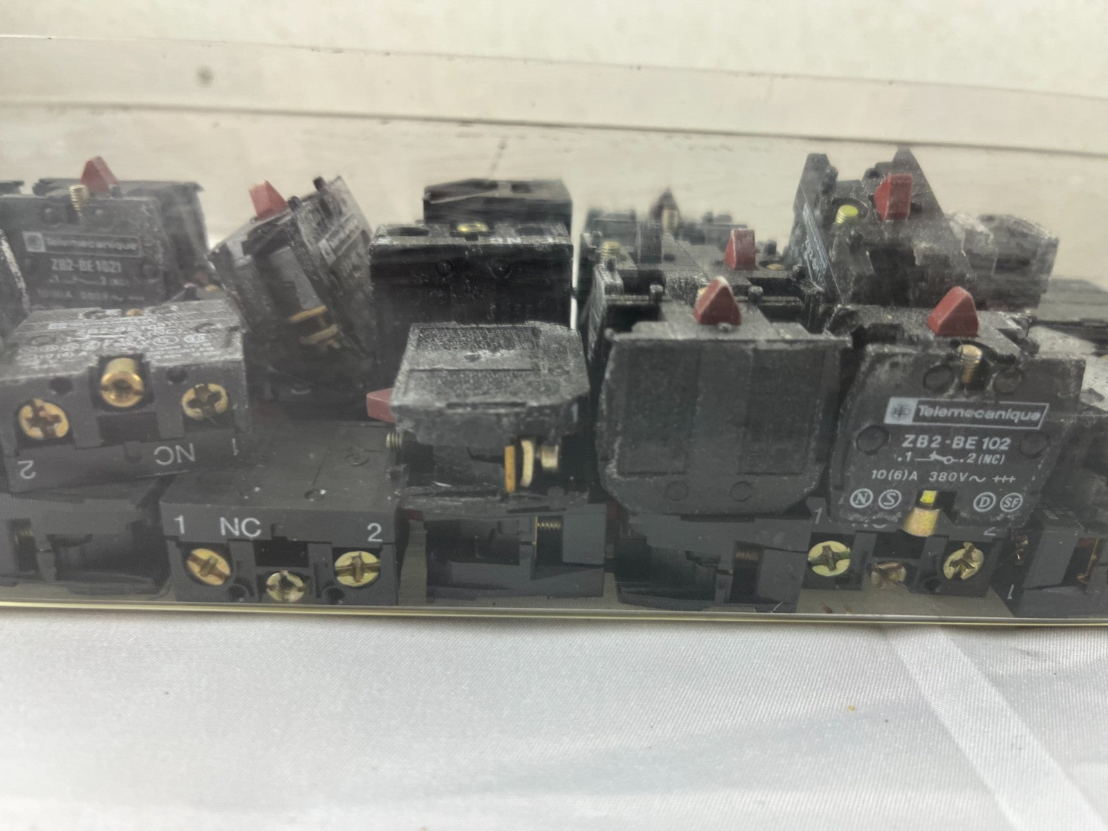 Mixed Lot Telemecanique ZB2-BE102 NC Contact Blocks 22mm Used Spare Parts