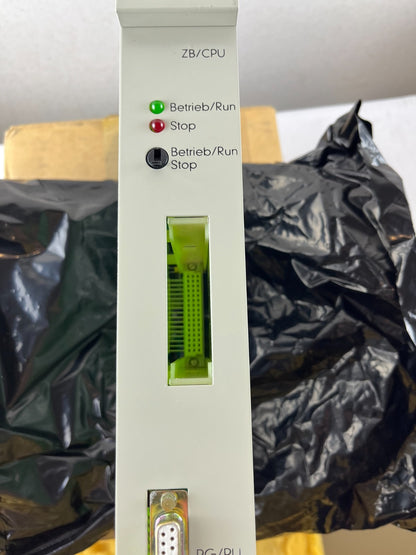 Siemens SIMATIC S5-105R CPU905 Central Module 6ES5 905-3RB11, New Old Stock