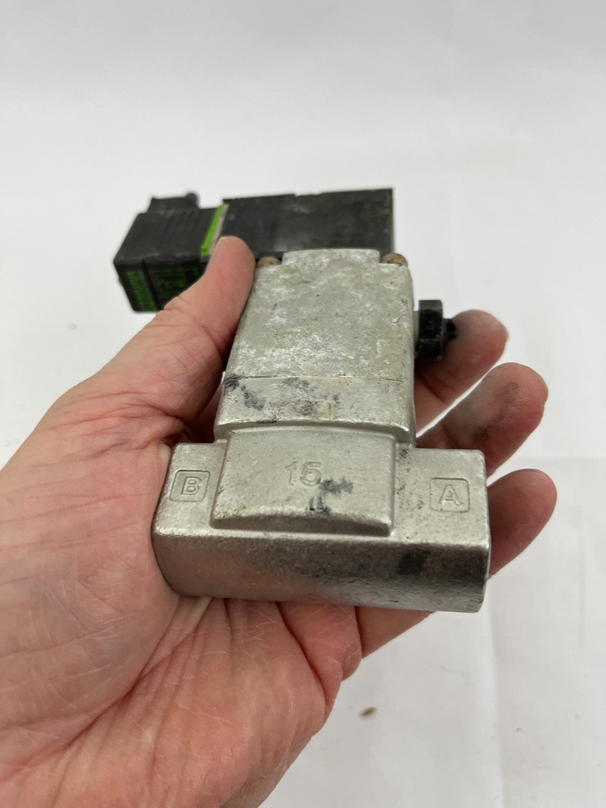 SMC VNB211A5-15A-5DZ-B-0 Process Valve 2-Port 1/2" NPT Solenoid 0.05-0.98MPa