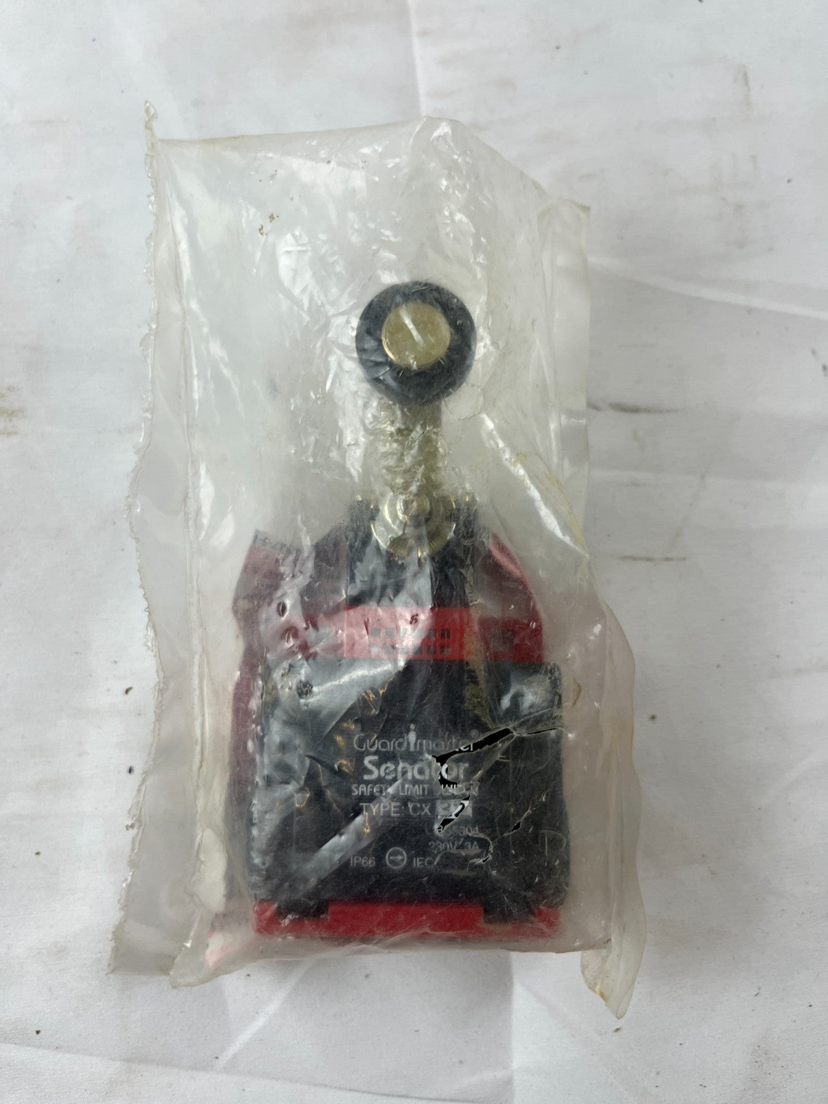 Guardmaster Senator CXB2 Safety Limit Switch Roller Lever IP66 New NOS Spare