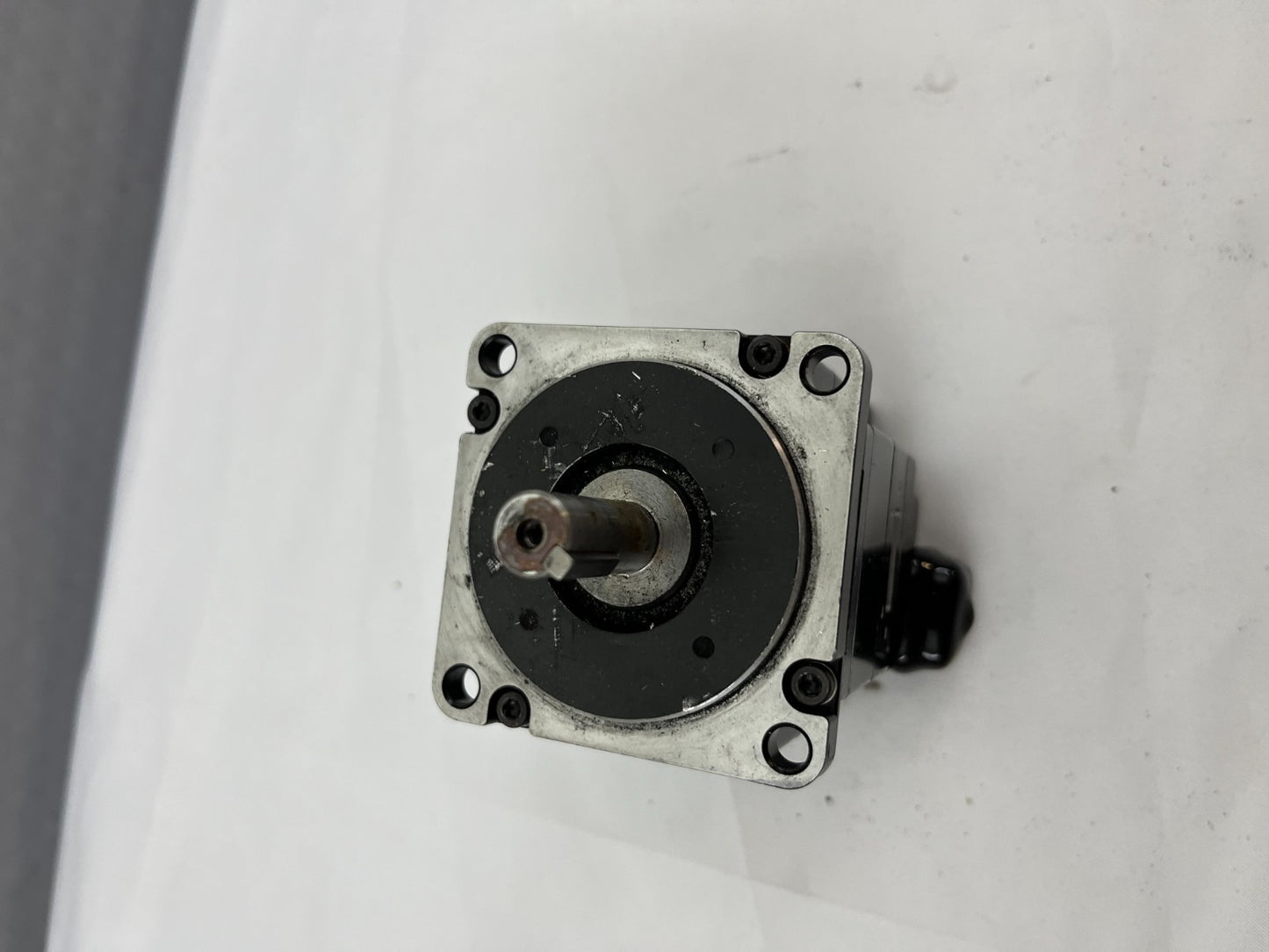 Yaskawa SGM7J-02A7A-M111 AC Servo Motor 200V 0.2kW 0.637Nm Sigma-7 Tested Used