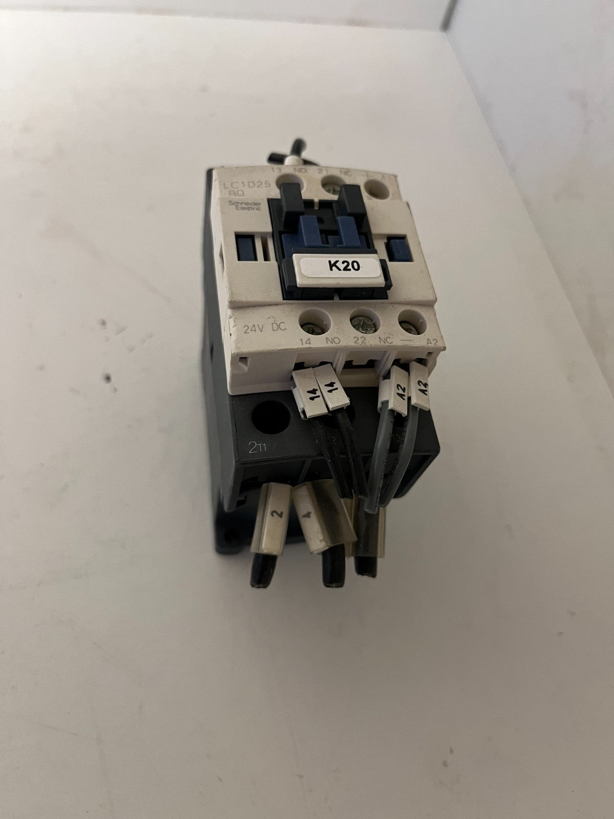 Schneider Electric LC1D25BD Contactor 25A 24V DC Coil TeSys D + LAD4TBDL Used