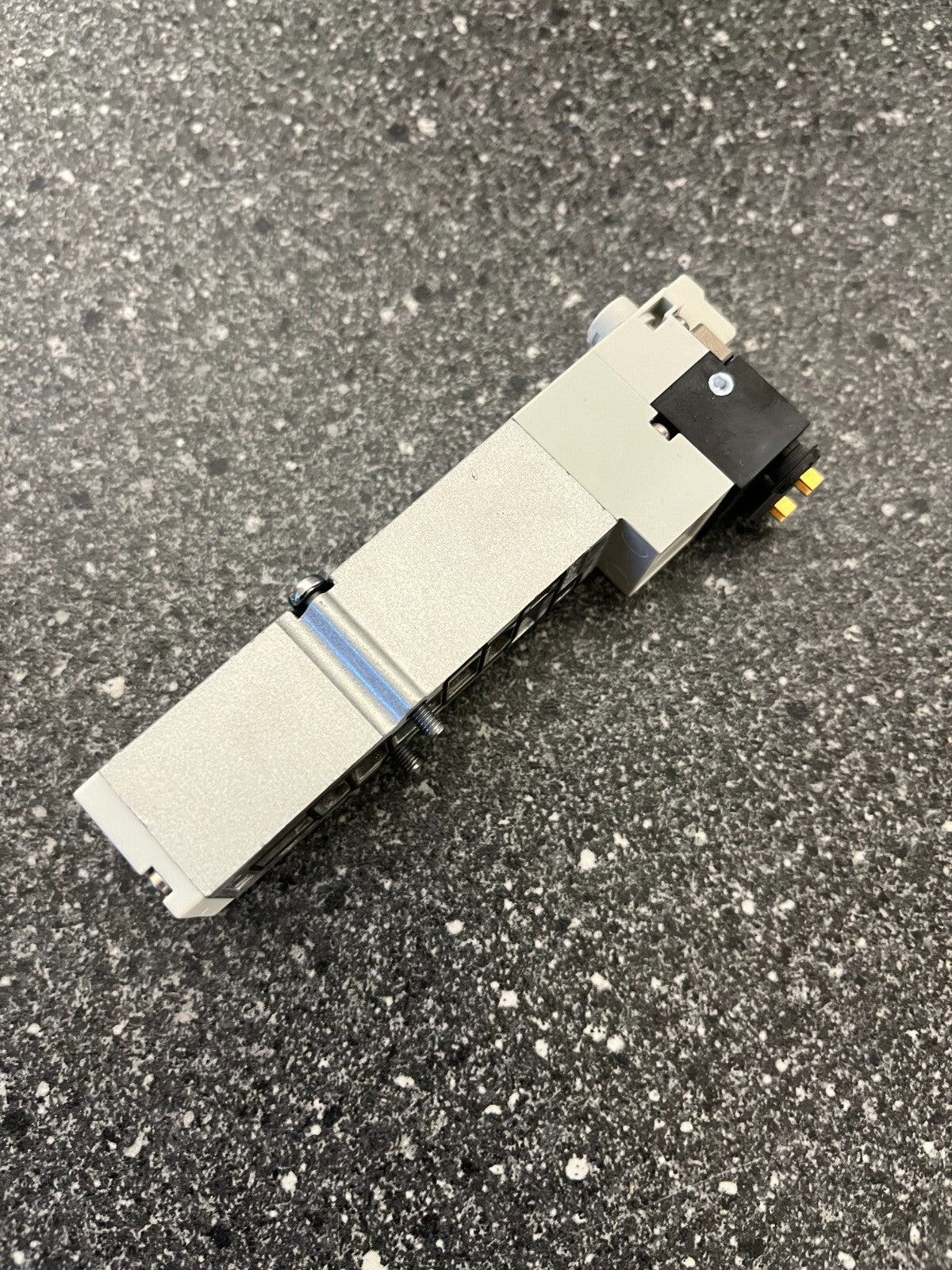 Festo VMPA2-M1H-K-PI Solenoid Valve - New in Box, Part #537957
