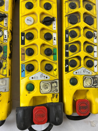 JAY Electronique UDE022261-01 Crane Radio Remote Transmitter Lot of 3x Untested