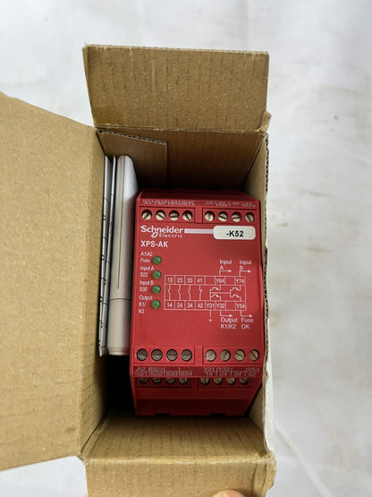 Schneider Electric XPSAK371144 Preventa Safety Relay Module XPS-AK 230VAC 24VDC
