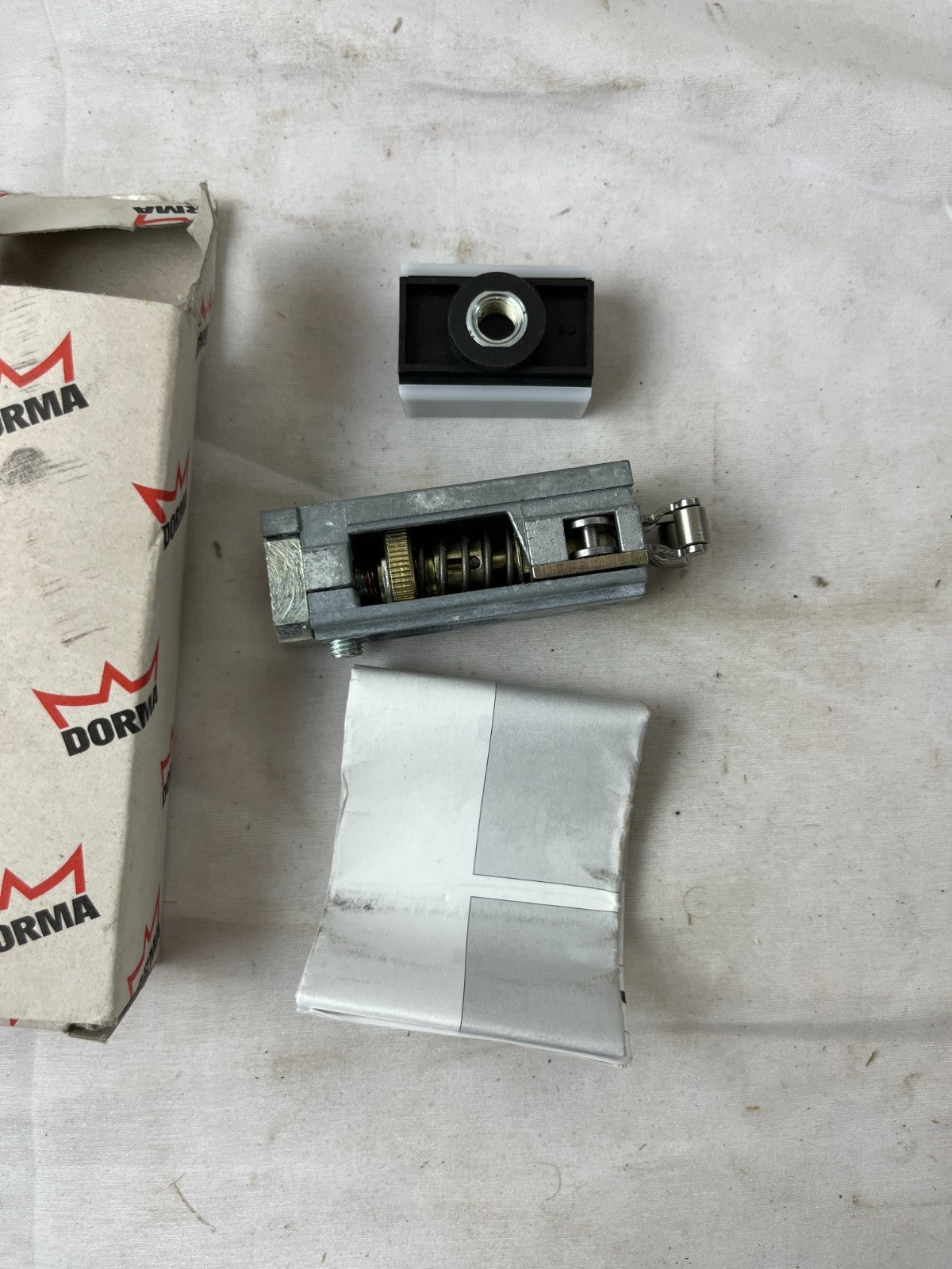 Dorma G93 SR-S/RF Door Closer Slide Rail Spare Part New in Box Spare