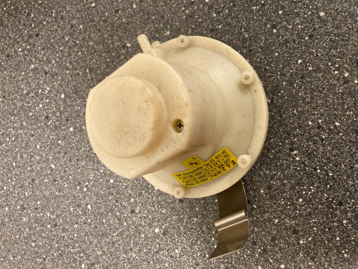 Bosch Junkers PN: 87174060900 PG42 Gas Boiler Pressure Differential Switch NOS