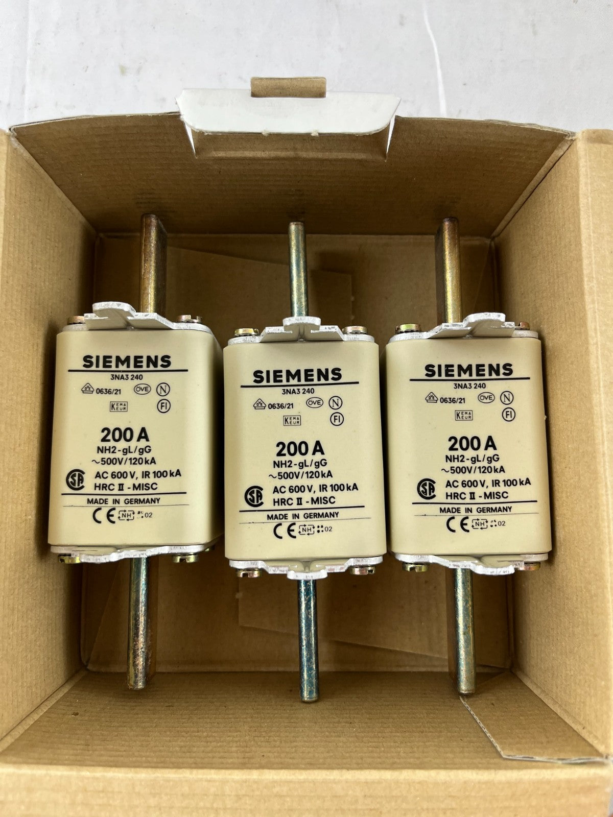 Siemens 3NA3 240 NH2 200A 500V gG LV HRC Fuse Links Box of 3 New Spare