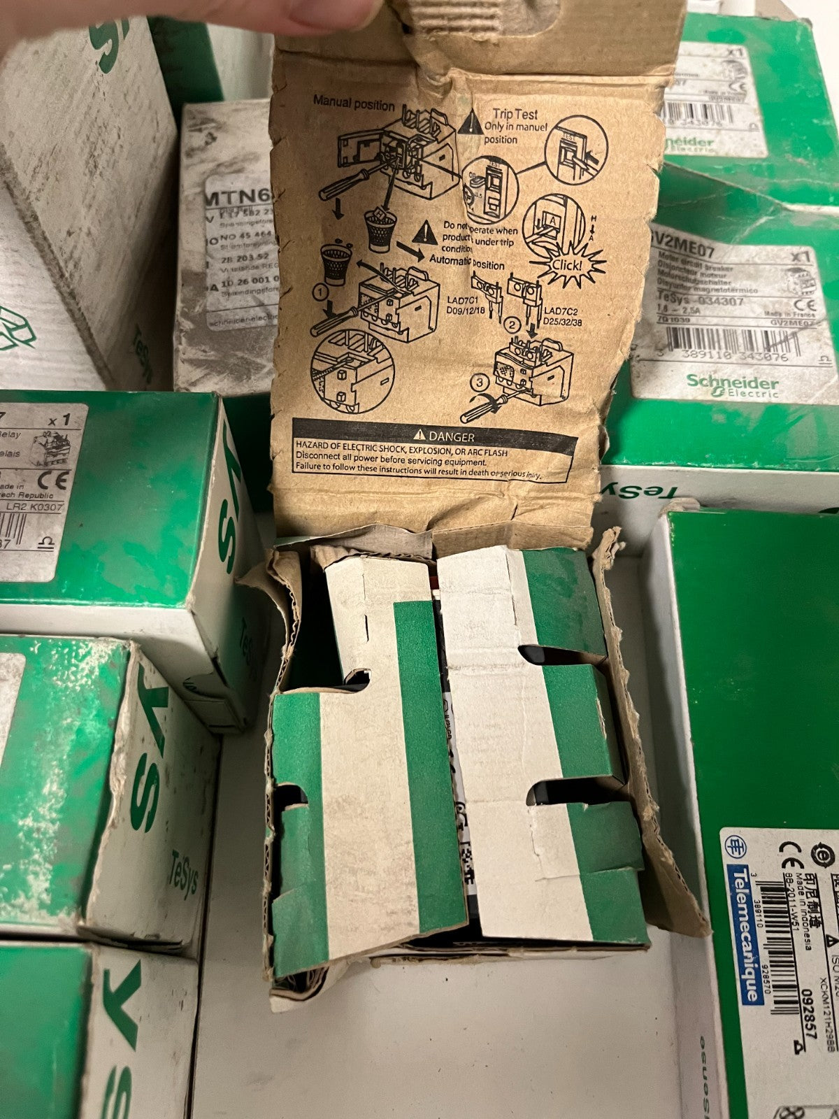 Schneider Electric Industrial Automation Lot – 19pcs LC1D50P7, LRD3357, LR2K0307