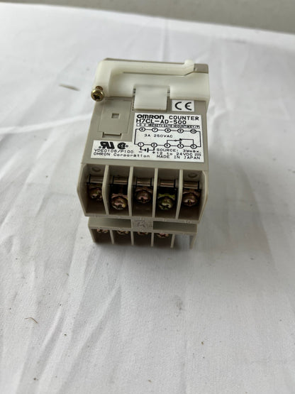 Omron H7CL-AD-500 Electronic Counter NEW 4-Digit LED DIN 48x48mm Japan NEW