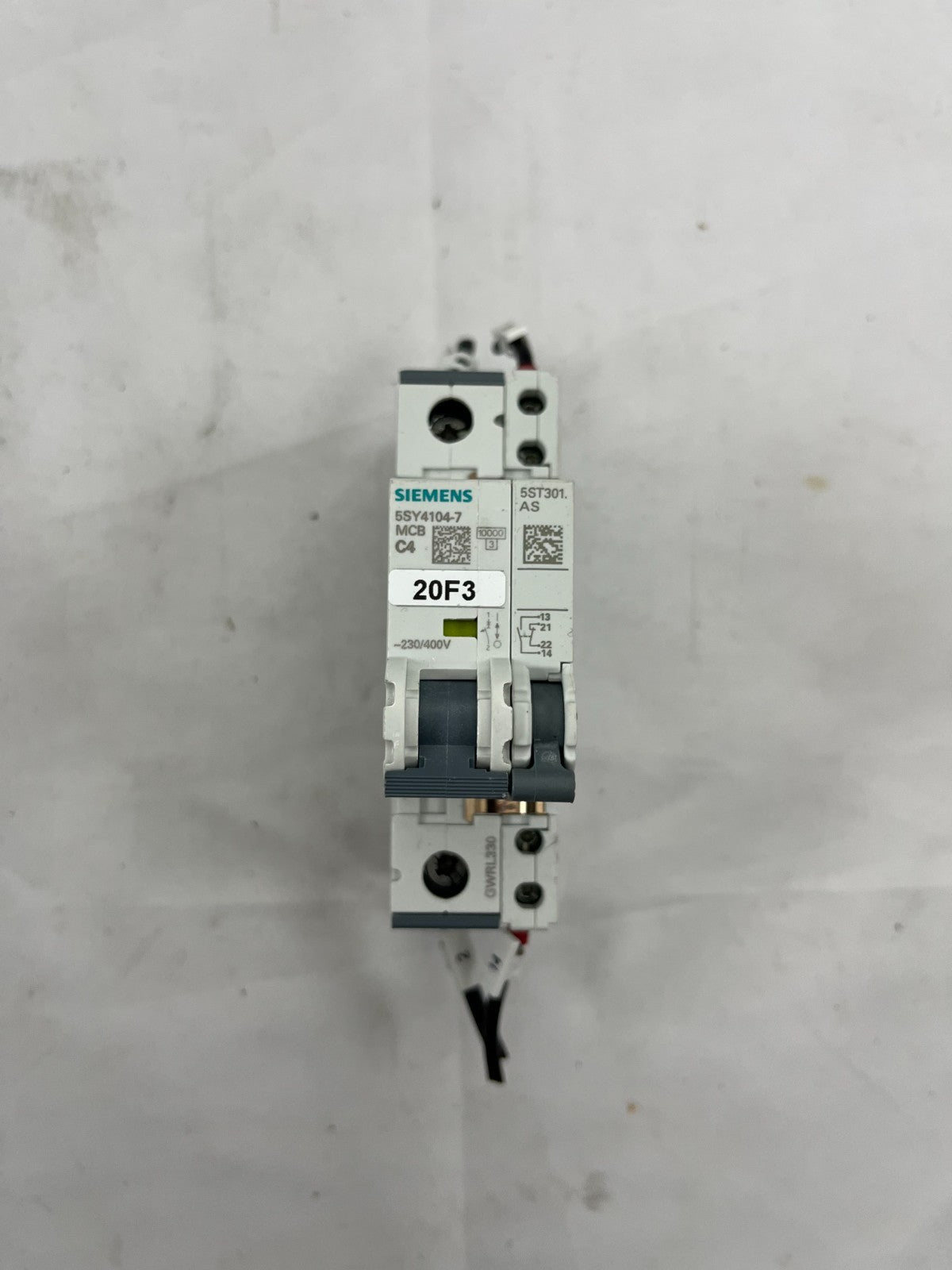 Siemens 5SY4104-7 MCB C4 230/400V + 5ST3010 Auxiliary Switch, 4A 1-Pole, Used