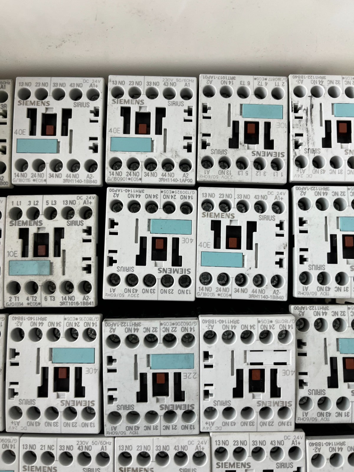 Siemens SIRIUS Contactor Relay Lot 35pcs 3RH1140 3RH1131 Mixed 24V/230V Used