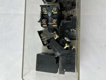 Siemens 3SE3 000-1A Limit Switch Bundle 500V 10A Mixed Lot, Used Spares