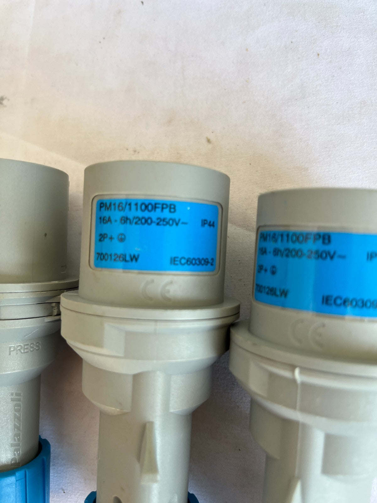 Palazzoli PM16/1100FPB IEC60309 16A 200-250V IP44 Plugs New 3 Pcs Spare Units