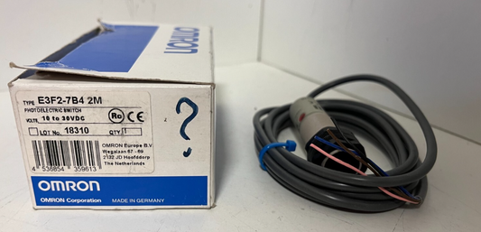 Omron E3F2-7B4 2M Photoelectric Switch 10-30VDC New in Box - Spare Parts