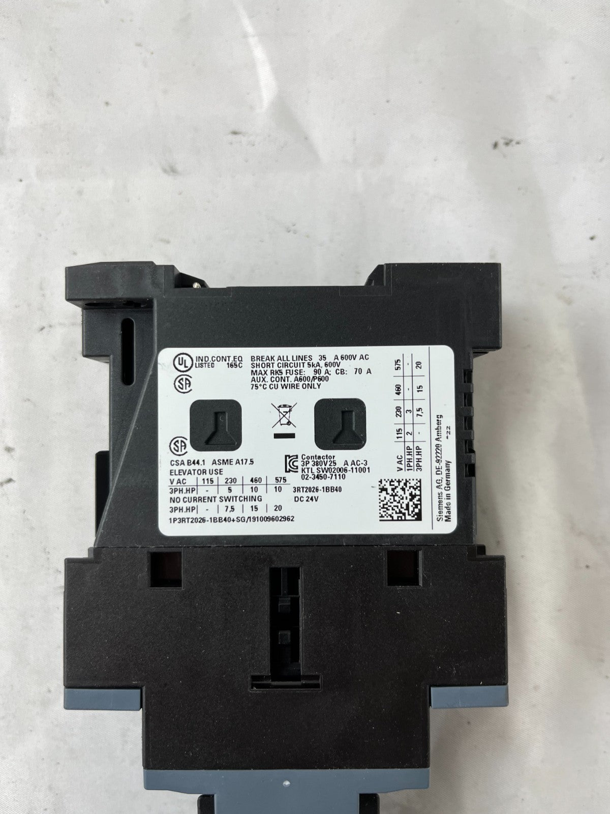 Siemens 3RT2026 Contactor 3P 25A 24V DC w/ 3RH2911 Aux Block Used Spare Unit