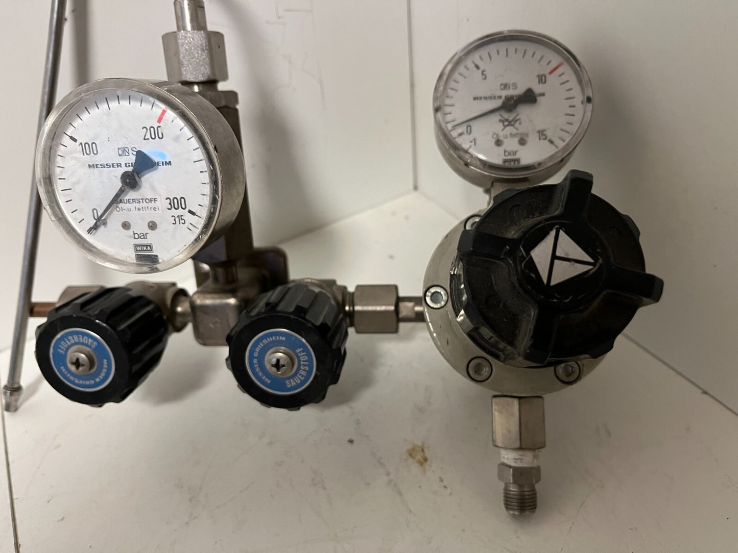 Messer Griesheim Oxygen Regulator Dual-Stage 315bar/10bar WIKA Gauge Used