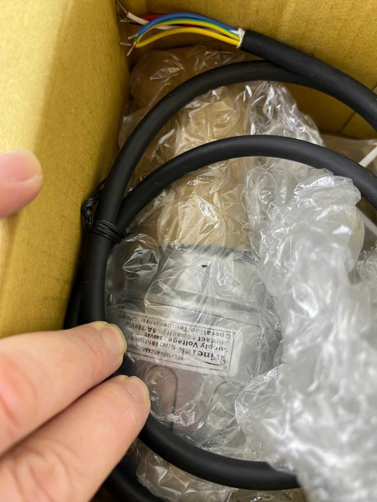 FineTek SE3800CCRG1000 Rotary Paddle Level Switch 240V 3/4" IP65 NEW Sealed