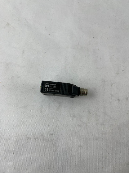 Omron E3Z-D86 Photoelectric Sensor 10-30VDC M8 Used Spare Unit