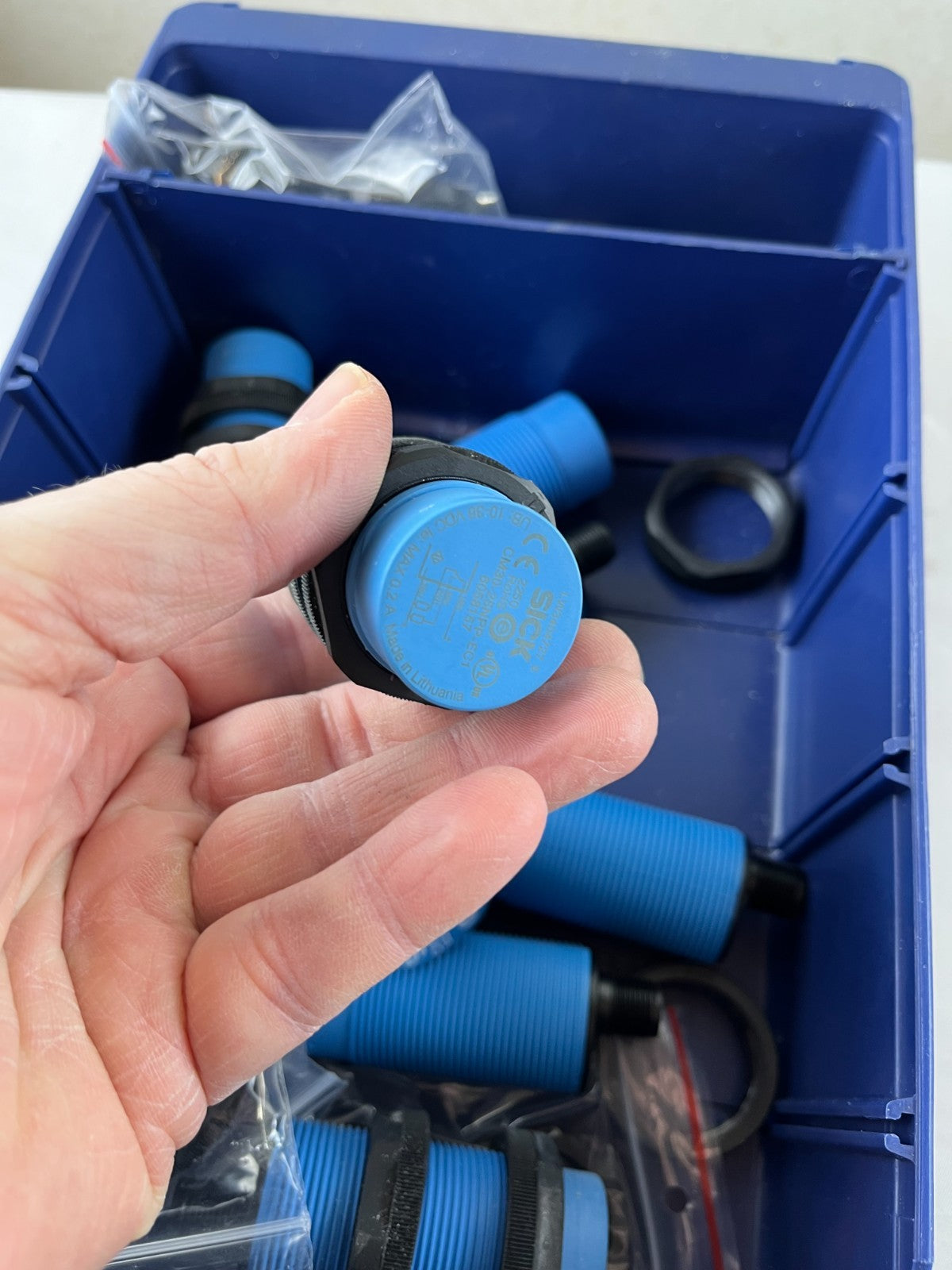 Sick UM30 Ultrasonic Sensor Lot 10pcs New M30 2m-8m Range Blue UM30-213 UM30-215
