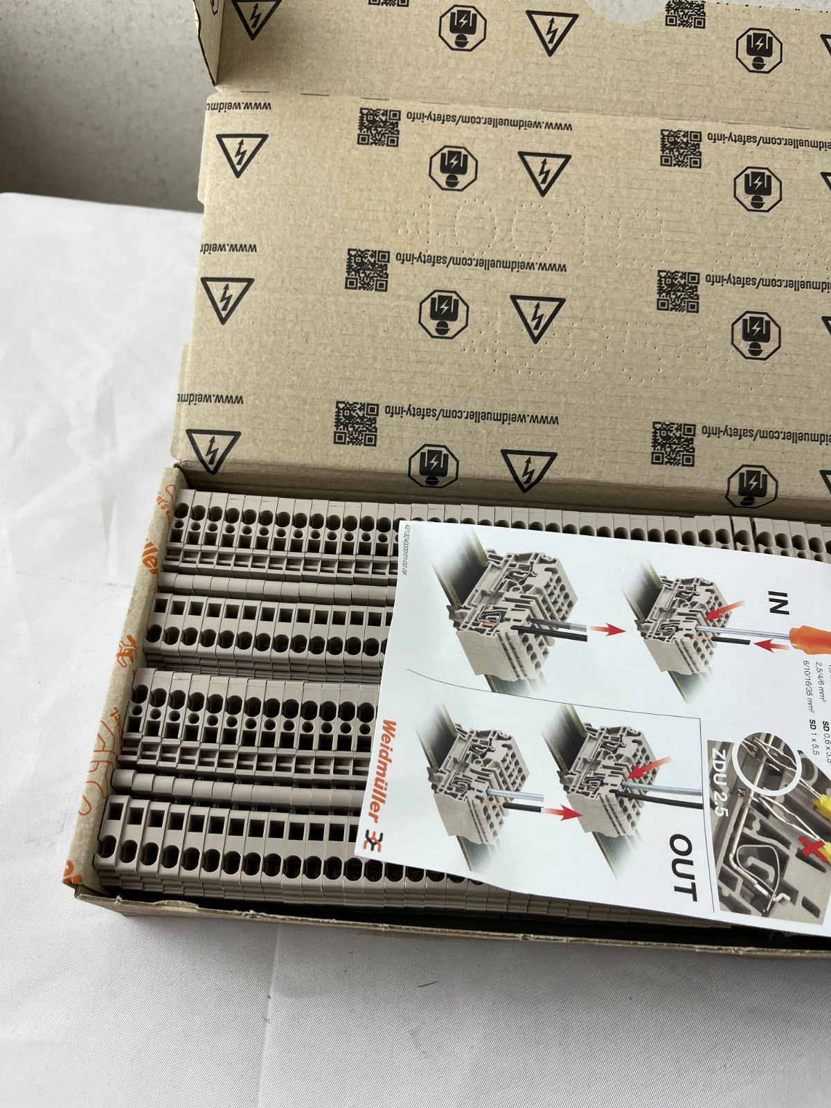 Weidmuller ZDU 2.5 Terminal Block NEW Box 100pcs 600V 27A DIN Rail Made Germany