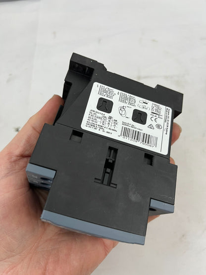 Siemens SIRIUS 3RT2027-1BB40 DC Power Contactor, 3-Pole, 32A, 24V DC Coil, 15kW