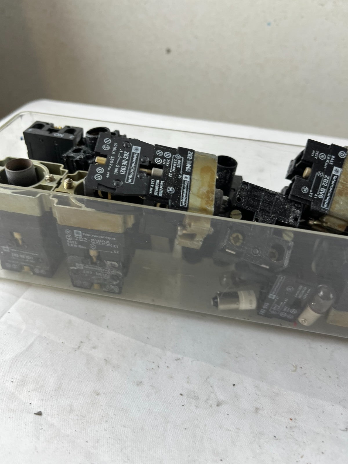 Telemecanique ZB2 Pilot Light Bodies & Contact Blocks Bundle 22 mm Parts Mixed