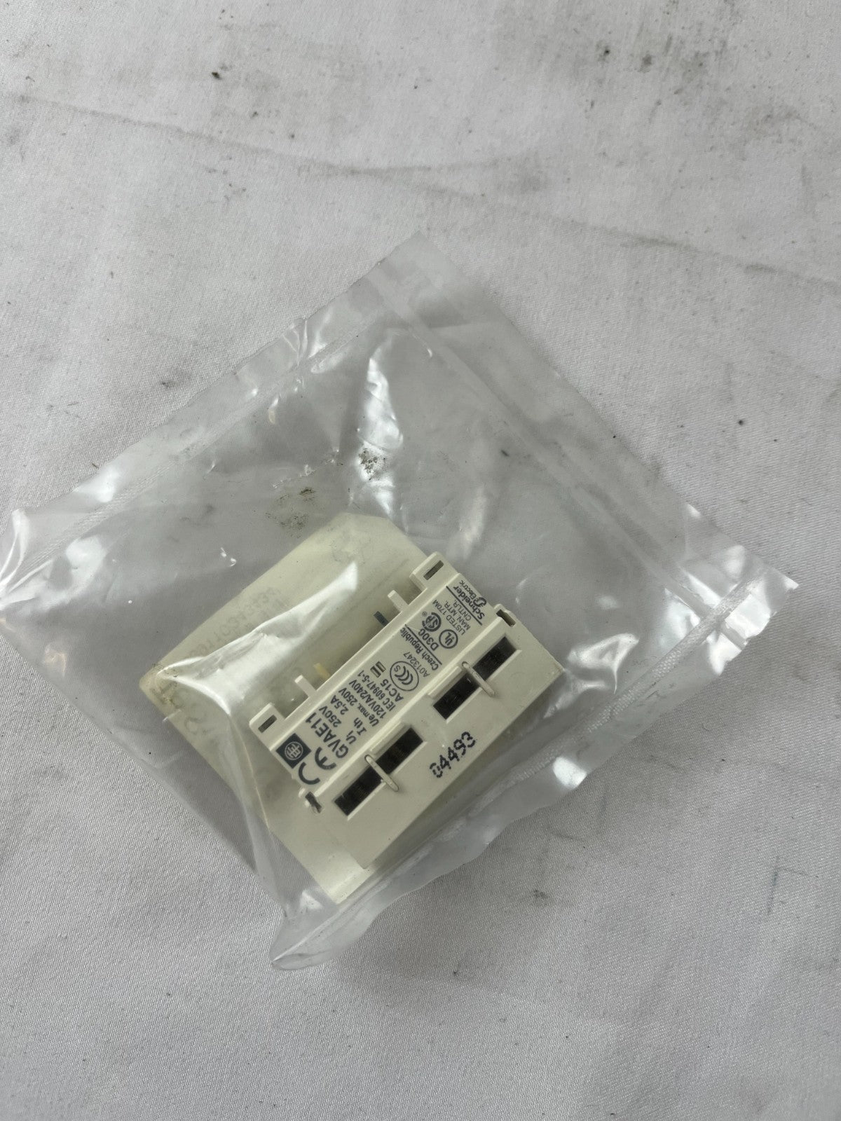 Telemecanique GVAE11 Auxiliary Contact Block 1NO+1NC GV AE11 New Unit